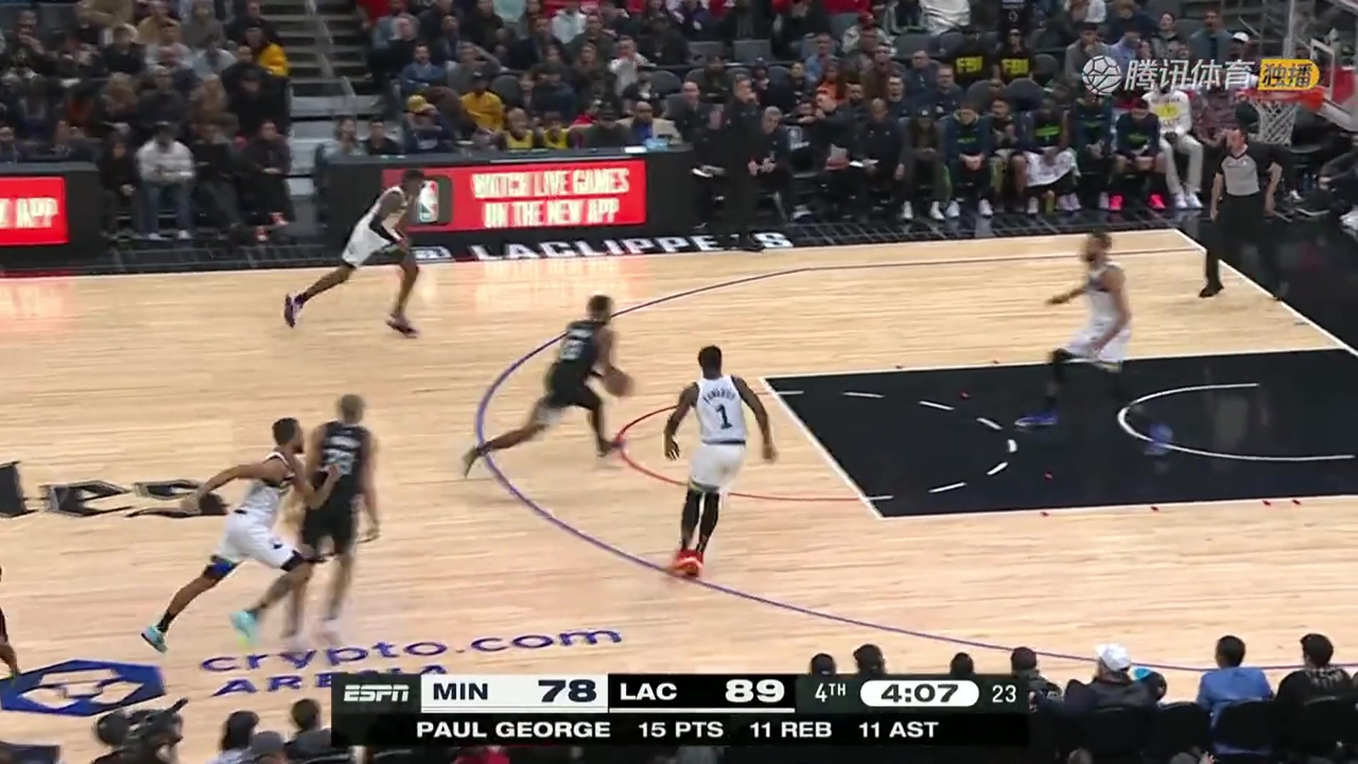 這就是億元先生的傳球水準(zhǔn)？戈貝爾發(fā)球直接相當(dāng)于送給對手了?。ǜ曦悹柺亚颍? class=