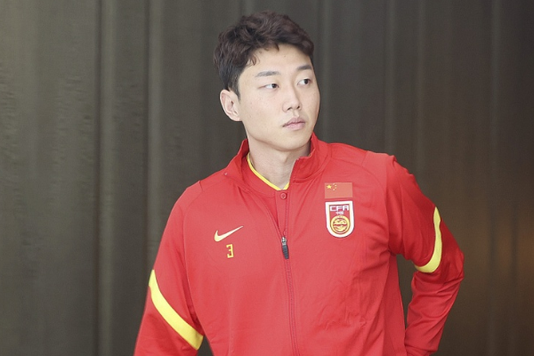 裴力批評(píng)足協(xié)缺乏統(tǒng)籌安排，亞冠傷病問題影響國足備戰(zhàn)