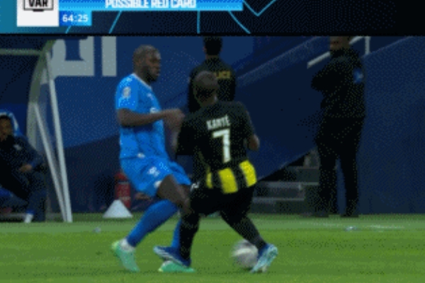 吉達聯(lián)合0-2不敵利雅得新月:坎特遭紅牌罰下